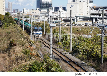 高島水際線公園から望む 高島線 貨物列車 EF210形 84496552