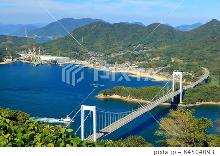 【愛媛県】カレイ山展望公園から眺めた しまなみ海道（大島大橋） 84504093