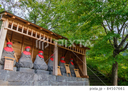 小菅神社の六地蔵尊 小菅神社の六地蔵尊 84507661