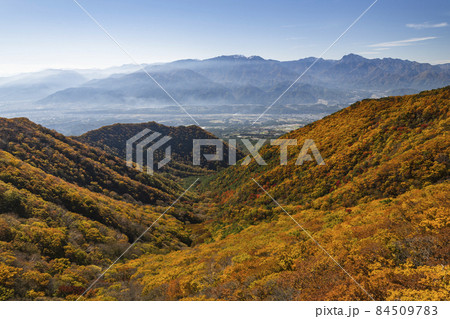 紅葉と南アルプス 84509783