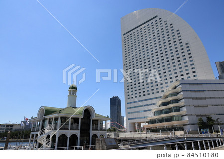 横浜みなとみらいのぷかりさん橋の見える風景 横浜みなとみらいのぷかりさん橋の見える風景 84510180