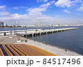 海辺の階段と堤防 84517496