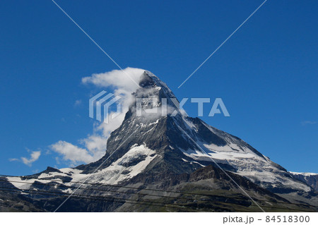 青空を背景に独立峰 マッターホルン 青空を背景に独立峰 マッターホルン 84518300
