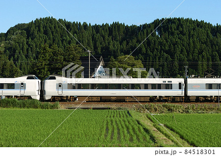 北陸本線　森本ー津幡　JR西日本　681系　W01編成（金沢）　⑥　クモハ681-507　海側 84518301