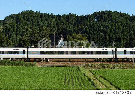 北陸本線　森本ー津幡　JR西日本　681系　W01編成（金沢）　②　サハ680-14　海側 84518305