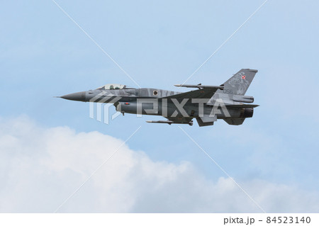 雲上のポーランド空軍F-16Cブロック52+「タイガーデモチーム」 84523140