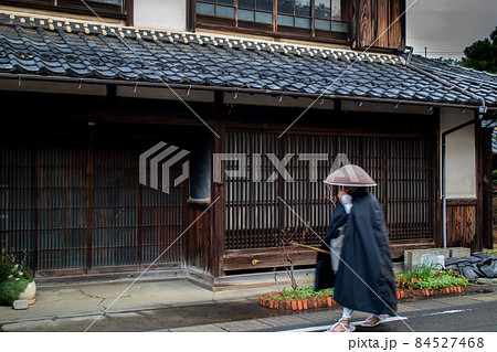 福井県小浜市曹洞宗発心寺托鉢僧を撮影したもの 84527468