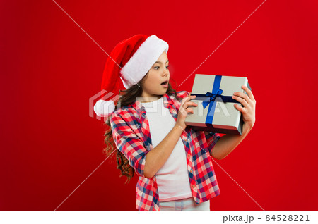 Waiting for wonder. Christmas shopping. New year party. 84528221