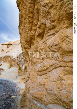 トルコ　カッパドキア　奇岩 84529372