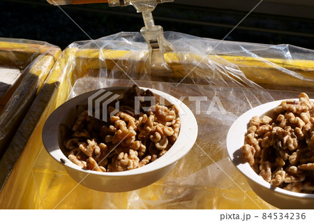 くるみの量り売り 84534236