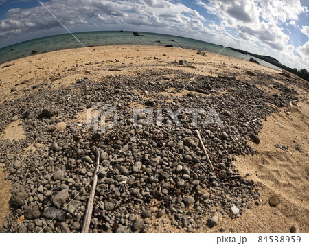 帯状にどこまでも続く軽石 帯状にどこまでも続く軽石 84538959
