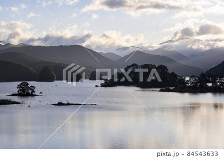 朝の秋元湖 朝の秋元湖 84543633