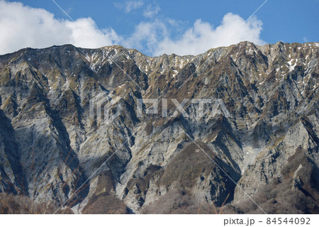 鍵掛峠から眺める秋の大山南壁(鳥取県) 鍵掛峠から眺める秋の大山南壁(鳥取県) 84544092