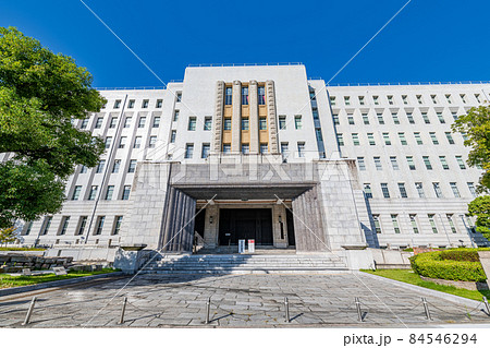 大阪府大阪市　快晴の大阪府庁舎本館 84546294