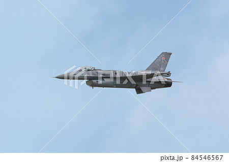 ポーランド空軍F-16Cブロック52+「タイガーデモチーム」水平飛行 ポーランド空軍F-16Cブロック52+「タイガーデモチーム」水平飛行 84546567