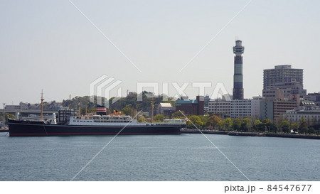 横浜港、山下公園と氷川丸 横浜港、山下公園と氷川丸 84547677