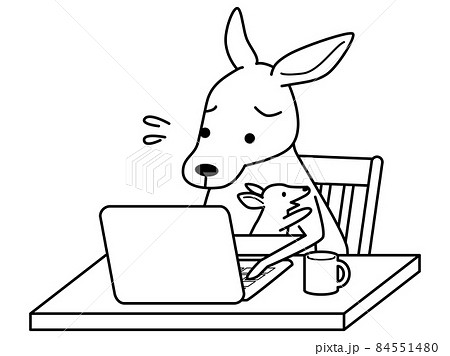 在宅ワークをする子育て中のカンガルー モノクロの線画のイラスト素材