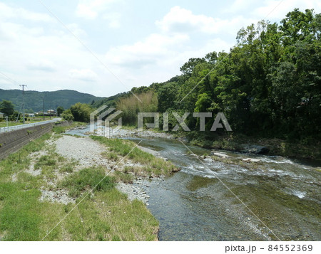 小川町を流れる槻川（埼玉県比企郡小川町） 84552369