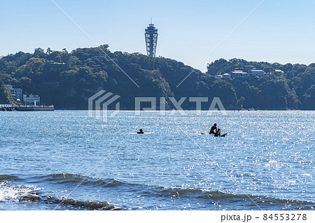【神奈川県】キラキラ輝く海と江ノ島 【神奈川県】キラキラ輝く海と江ノ島 84553278
