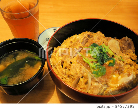 さつま路の美味しいかつ丼　鹿児島県霧島市牧園町高千穂 84557295