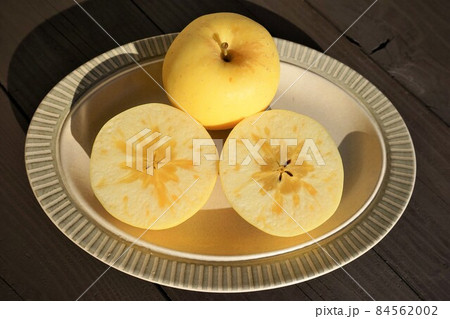 リンゴの新品種はるか（蜜入り） 84562002