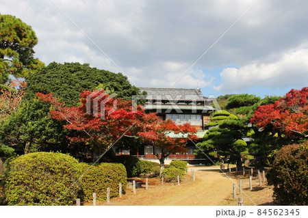 毛利氏庭園 毛利邸 防府市 紅葉 秋の写真素材