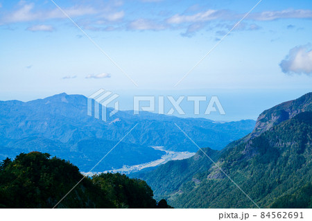 さわやかな山岳風景 日本海 秋 さわやかな山岳風景 日本海 秋 84562691