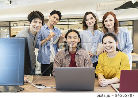 IT ベンチャー企業　スタートアップ　イメージ　撮影協力:WEEK芝大門（サンフロンティア不動産） 84565787