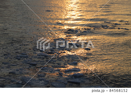 紋別の流氷 84568152
