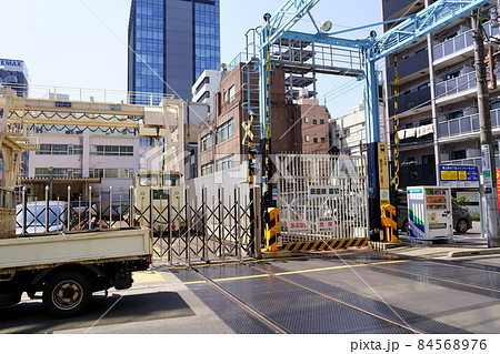 銀座線踏切（東京都台東区東上野） 84568976