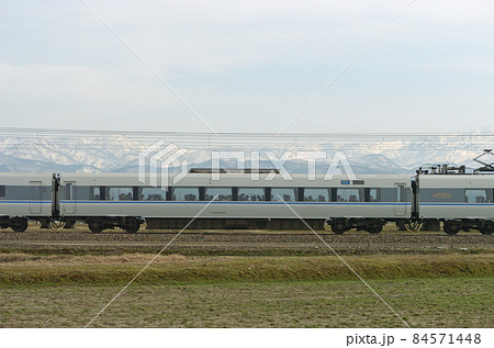 北陸本線　美川ー加賀笠間　JR西日本　683系　T21編成（金沢）　③　モハ683-1001　海側 84571448