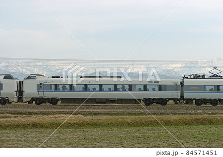 北陸本線 美川ー加賀笠間 JR西日本 683系 T21編成(金沢) ⑥ クモハ683-1501 海側 北陸本線 美川ー加賀笠間 JR西日本 683系 T21編成(金沢) ⑥ クモハ683-1501 海側 84571451