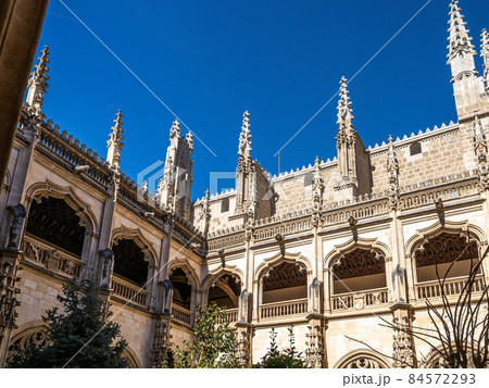 Gothic atrium of Monastery of San Juan de los Reyes in the city of Toledo, Spain 84572293