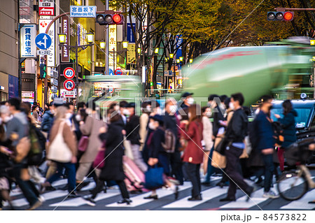 日本の東京都市景観 オミクロン株に世界は震撼。師走の渋谷・宮益坂下は、脅威の人流…=3日 日本の東京都市景観 オミクロン株に世界は震撼。師走の渋谷・宮益坂下は、脅威の人流…=3日 84573822