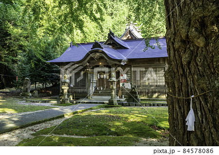 大石見神社　拝殿　鳥取県日南町 84578086
