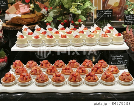ストロベリースイーツビュッフェ ストロベリースイーツビュッフェ 84579533