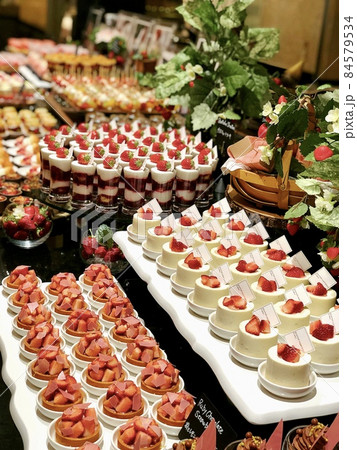 ストロベリースイーツビュッフェ 84579534