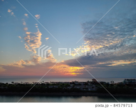 美しい夕暮れ 美しい夕暮れ 84579713