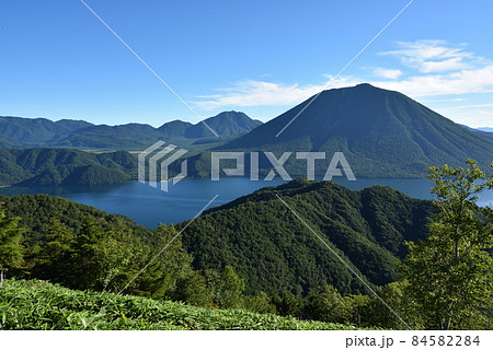 トラバース、社山、中禅寺湖、男体山、日光、栃木 トラバース、社山、中禅寺湖、男体山、日光、栃木 84582284