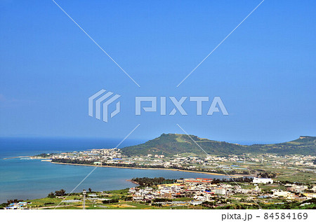 知名崎方面を望む(沖縄県南城市)【2019.10】 知名崎方面を望む(沖縄県南城市)【2019.10】 84584169