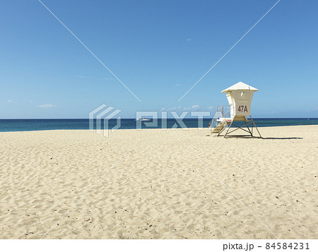 南の島のトロピカルなビーチ　 84584231