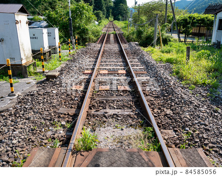 夏の線路 84585056