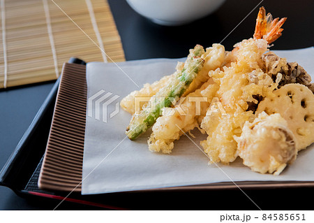 天婦羅 天ぷら 和食器盛り合わせ 高画質クローズアップ素材 天婦羅 天ぷら 和食器盛り合わせ 高画質クローズアップ素材 84585651