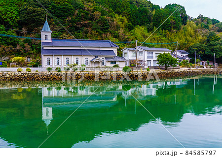 中ノ浦教会　【長崎県南松浦郡新上五島町】 84585797