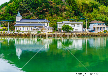 中ノ浦教会　【長崎県南松浦郡新上五島町】 84585802