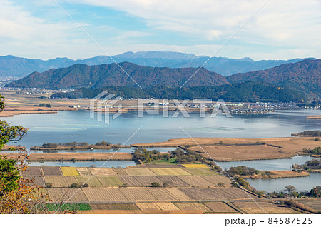 八幡山山頂から俯瞰する水郷と大中干拓地方面 八幡山山頂から俯瞰する水郷と大中干拓地方面 84587525