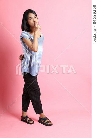 Mixed Race Woman 84589269