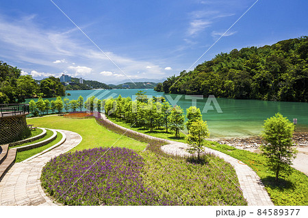 The scenery of Sun Moon Lake in the morning is a famous attraction in Nantou, Taiwan. 84589377