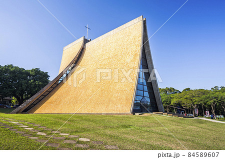 Building view of the Luce Memorial Chapel at Tunghai University in Taichung, Taiwan. It was designed by architects I. M. Pei and Chi-Kuan Chen. Building view of the Luce Memorial Chapel at Tunghai University in Taichung, Taiwan. It was designed by architects I. M. Pei and Chi-Kuan Chen. 84589607