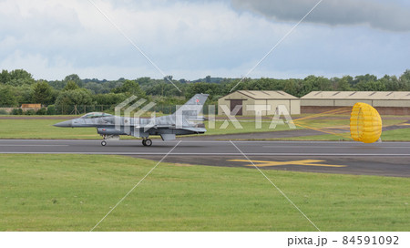 ポーランド空軍F-16Cブロック52+「タイガーデモチーム」着陸 ポーランド空軍F-16Cブロック52+「タイガーデモチーム」着陸 84591092